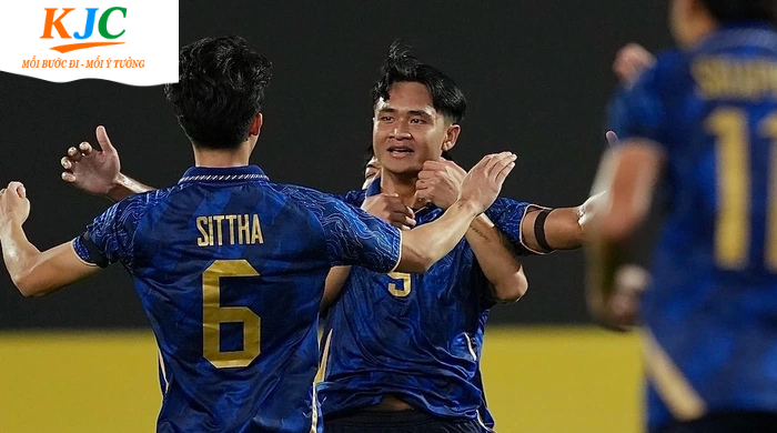 – cặp đấu này đều thu hút sự chú ý lớn của người hâm mộ và giới chuyên môn.